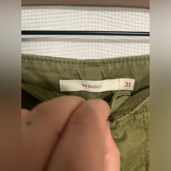 Levi's Women's Size 31 The 94' Baggy Utility Pants Green Loose Fit - Picture 3 of 6